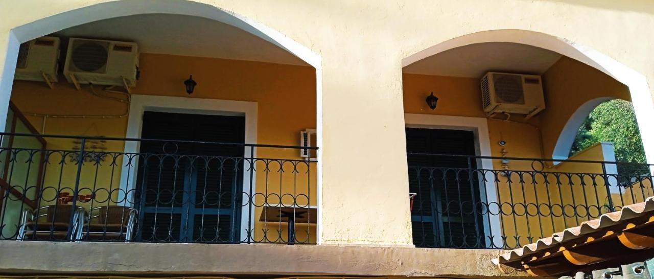 פאלאוקסטריצה Vassilis Apartments מראה חיצוני תמונה