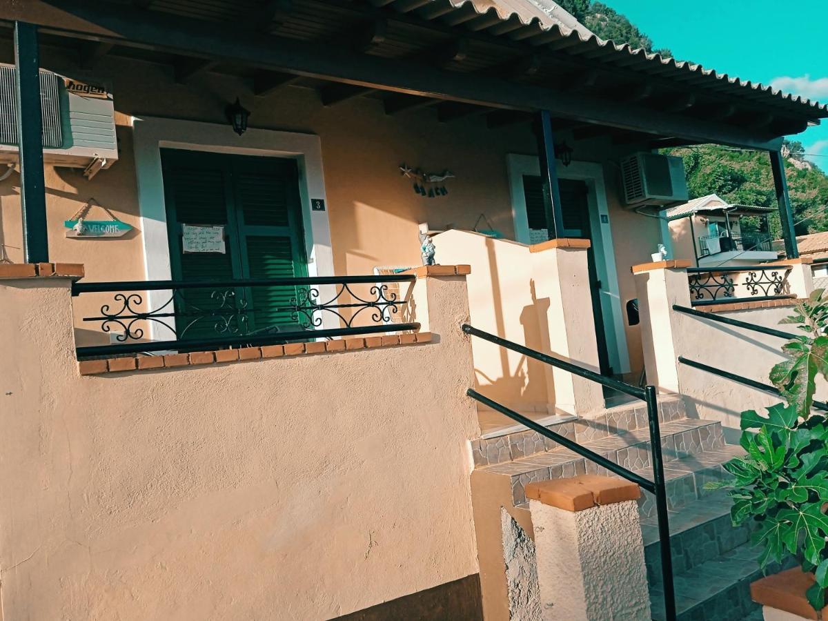 פאלאוקסטריצה Vassilis Apartments מראה חיצוני תמונה
