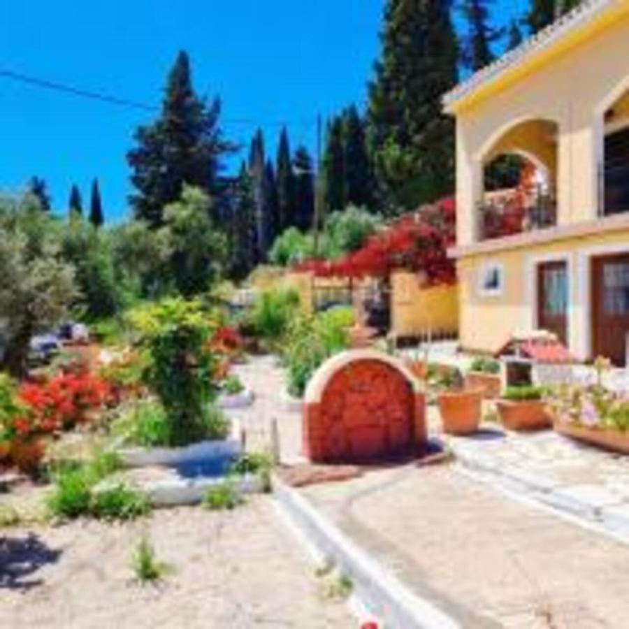 פאלאוקסטריצה Vassilis Apartments מראה חיצוני תמונה