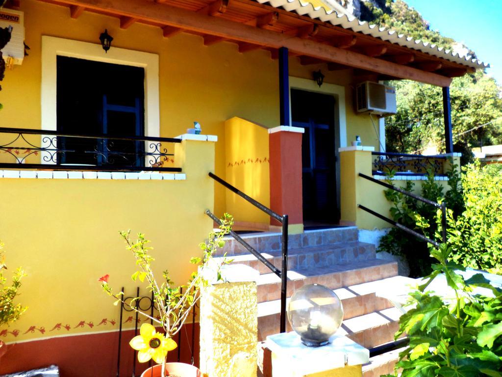 פאלאוקסטריצה Vassilis Apartments מראה חיצוני תמונה