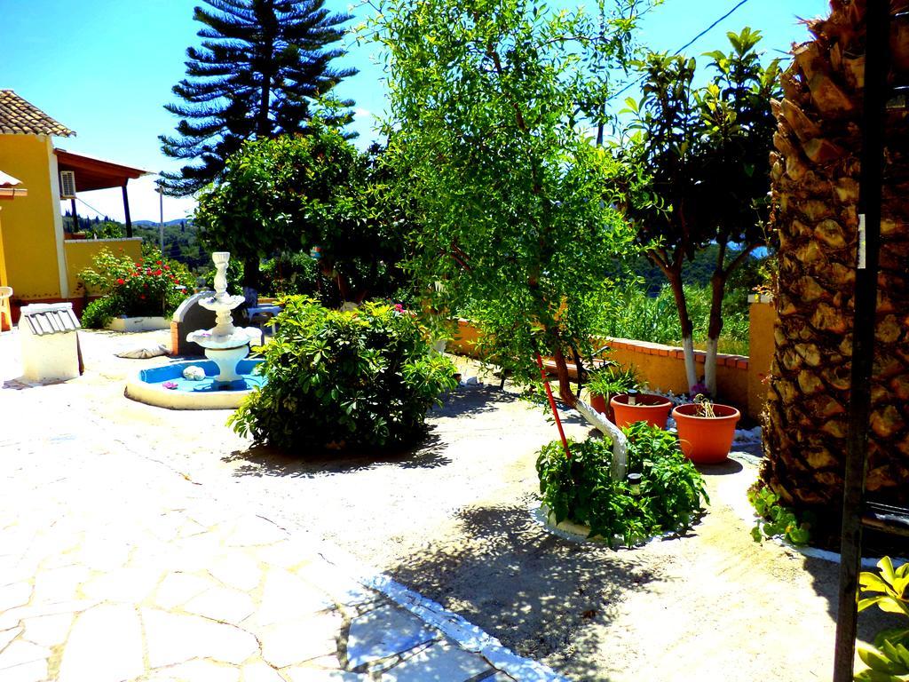פאלאוקסטריצה Vassilis Apartments מראה חיצוני תמונה