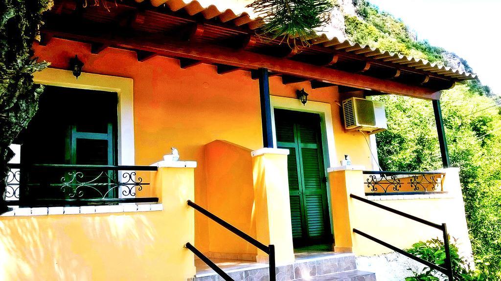 פאלאוקסטריצה Vassilis Apartments מראה חיצוני תמונה